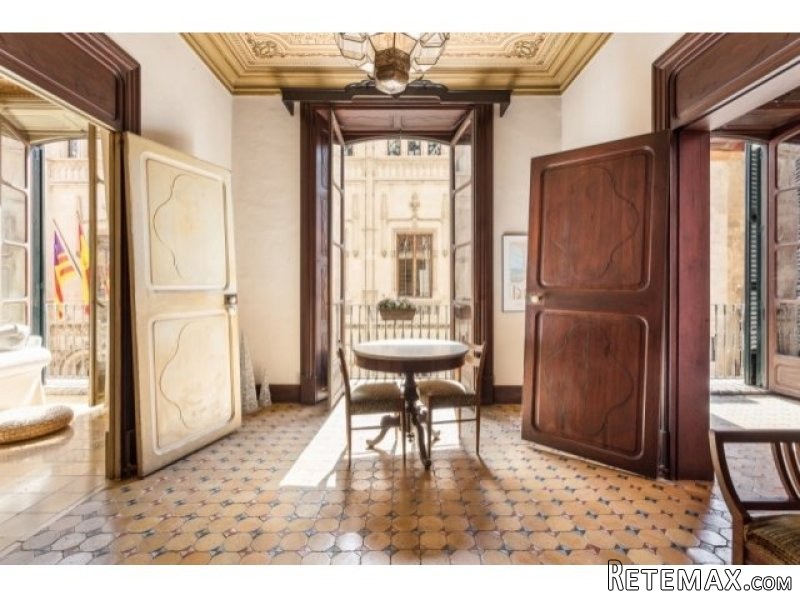 Magnificent apartment in the Old Town..