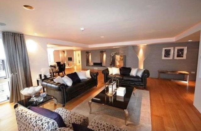 3 bed flat to rent in Amazing Penthouse..