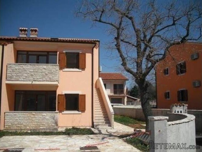 NOVA KUĆA S 2 STANA S POGLEDOM NA MORE!