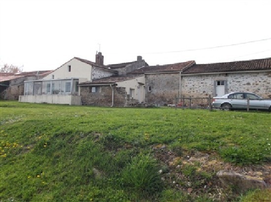2 Bedroom House in Rural Setting with.. - 2