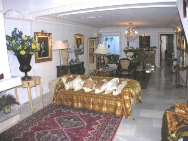 Villa - This five bedroom villa is.. - 2