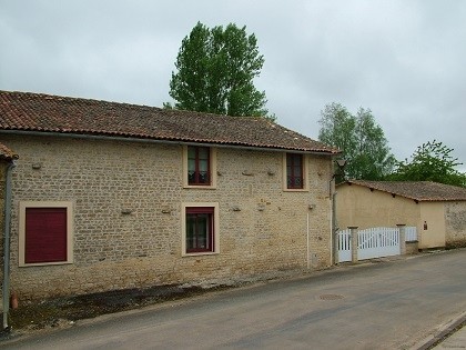 Beautifully renovated large village.. - 2