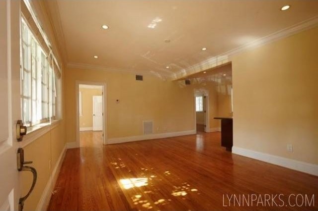 2 bedroom Flat For Sale: 1551 WEST AV #.. - 2