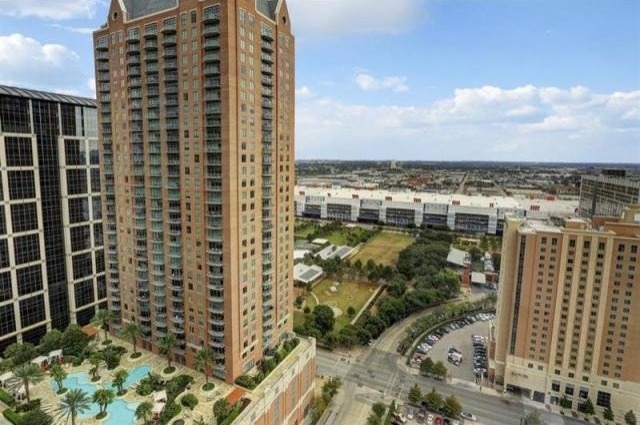 3 bedroom Apartment For Sale: 1111..