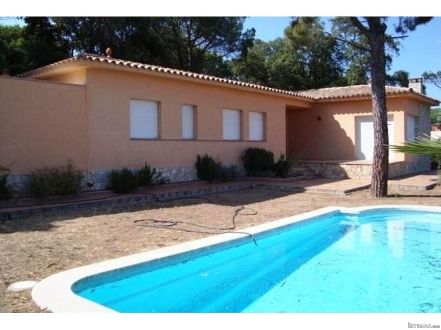 3 Bedrooms - Villa - Girona - For Sale