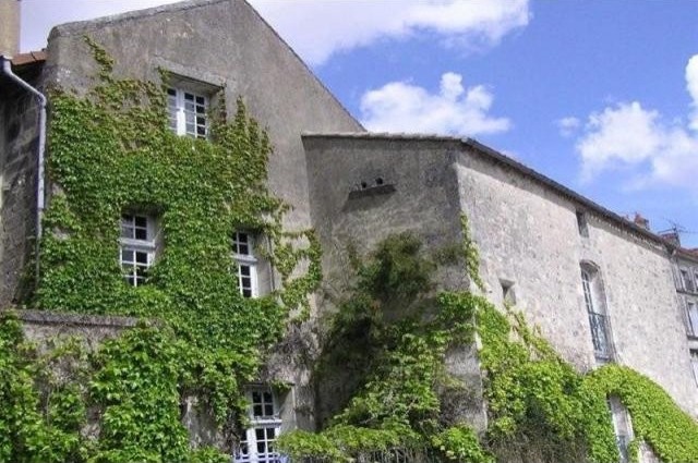 4 bedroom Town House For Sale: 16000.. - 2