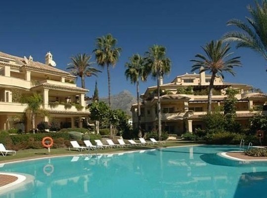 Apartment for sale in Las Alamandas..