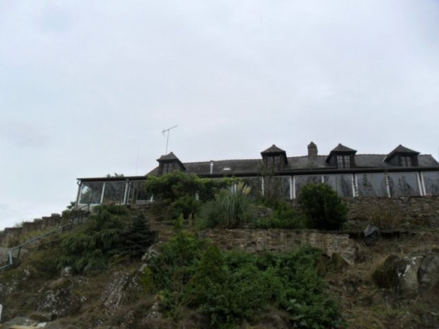 Vente Maison 8 Pieces De 156 M2 53300..