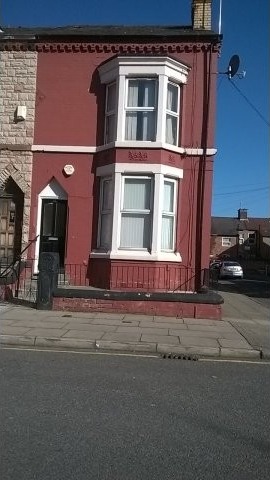 Two bedroom ground floor flat to rent..