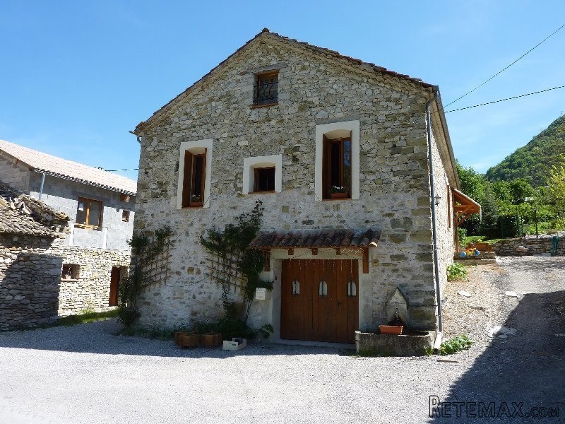 Beautiful Stone House With Pretty.. - 2