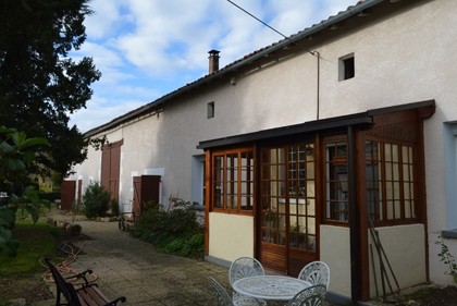 5-bed property with 3 hectares of land