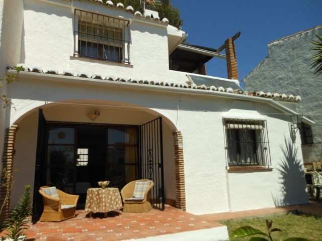 2 Bed Villa for sale in Calahonda - 2