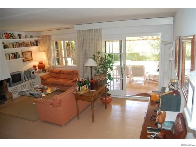 4 Bedrooms - Apartment - Girona - For.. - 2