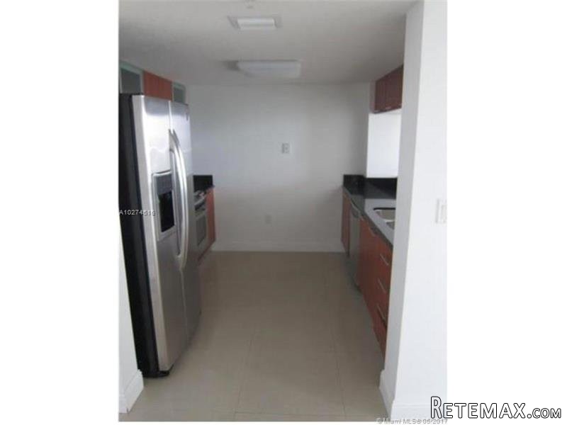 1 bedroom Flat For Sale: 1800 N.. - 2