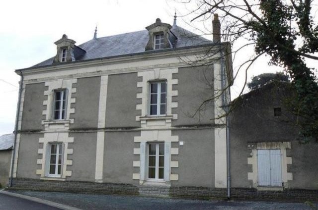 4 bedroom House For Sale: 86200 SECTEUR.. - 2