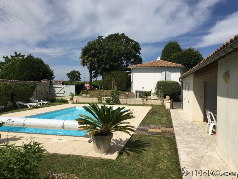 Bungalow With Swimming Pool - 2