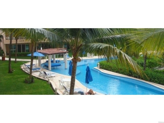 De Luxe furnished condominium for rent..