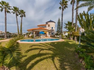 3 Bedrooms - Villa - Alicante - For Sale