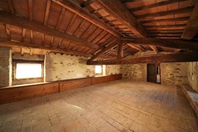 7 bedroom House For Sale: Lago.. - 2