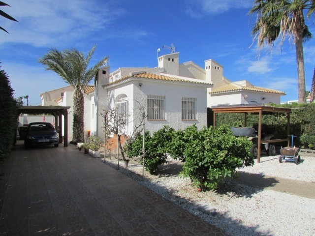 4 Bedrooms - Semi Detached - Alicante -..