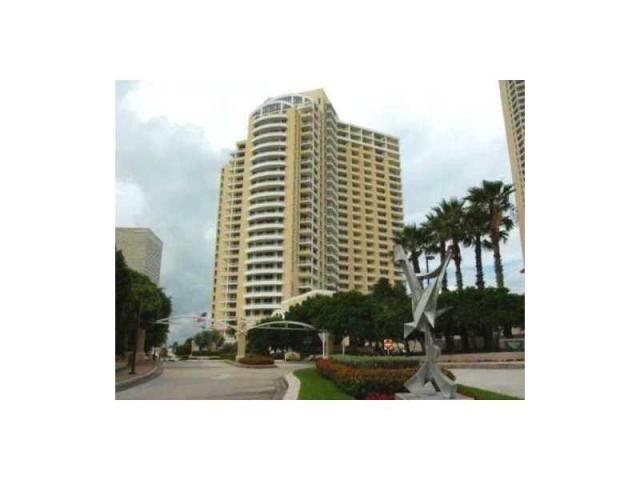 1 bedroom Flat For Sale: 888 BRICKELL..