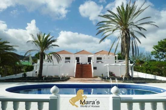 se vende Finca Villa con vista al mar..
