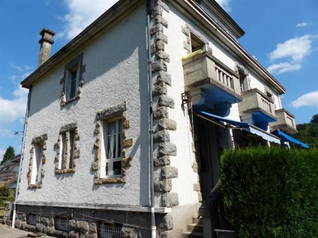 6 bedroom House For Sale: 19110 BORT.. - 2