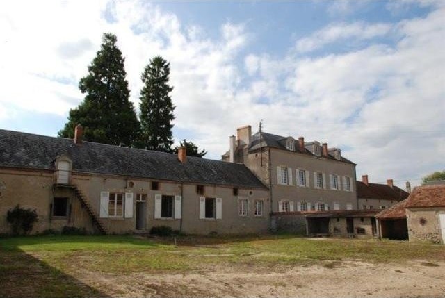 6 bedroom House For Sale: 45110.. - 2