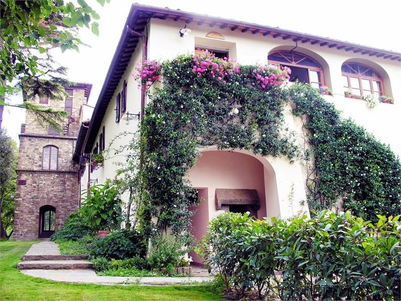 25 bedroom Hotel For Sale: Rignano.. - 2