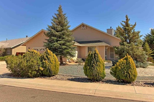 3 bedroom Residence For Sale: Minden..
