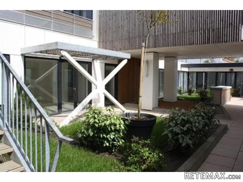 1 Bedroom - Apartment -..