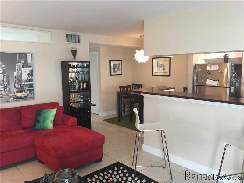 1 bedroom Flat For Sale: 1545 Euclid.. - 2