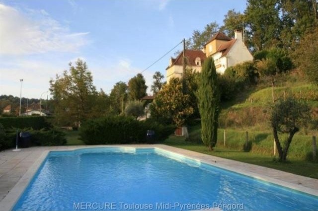 4 bedroom House For Sale: 24200 SARLAT