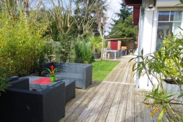 3 bedroom House For Sale: 33510.. - 2