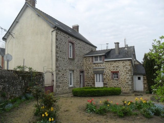 Village House 15 Mins from Town