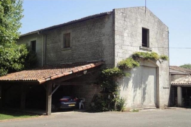 9 bedroom Character For Sale: 79000 AUX.. - 2