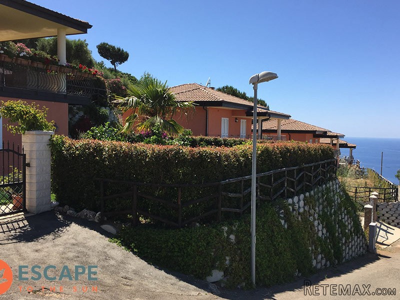 Eden Villas, Zambrone