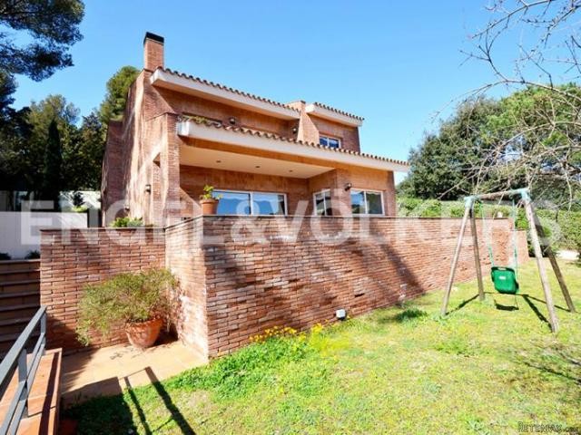 Detachet house just 250 meters from the..