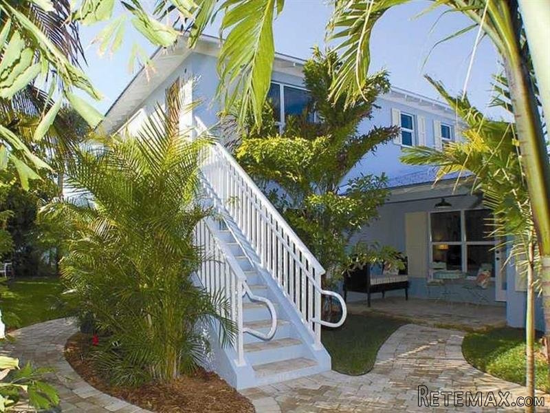 2 bedroom Flat For Sale: 924 Coquina.. - 2
