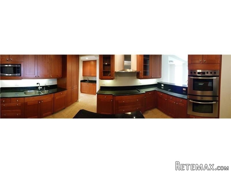 3 bedroom Flat For Sale: 21200 POINT PL..
