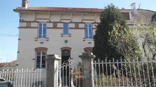 6 bedroom Character For Sale: 63400..