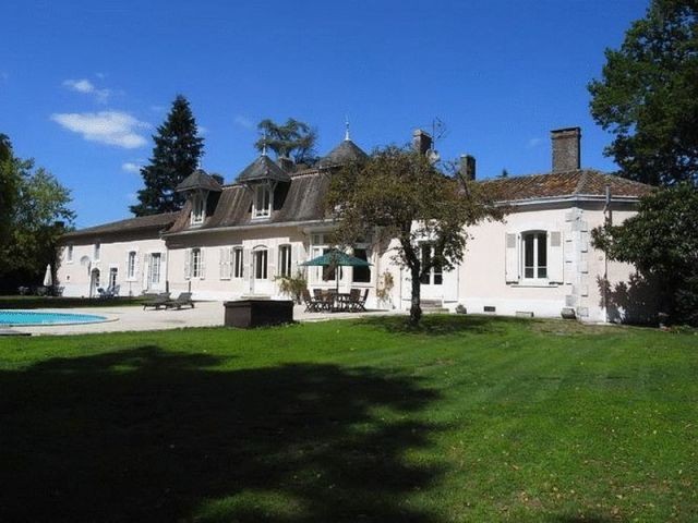 Country Estate With Luxury Holiday..