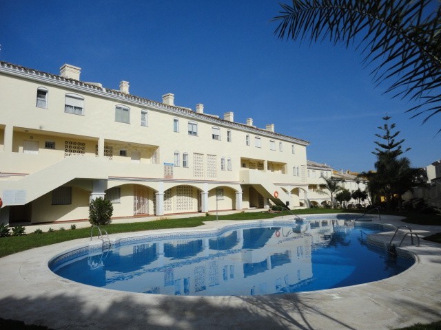 3 Bed Apartment for sale in Calahonda