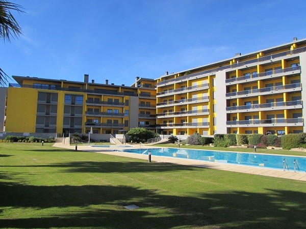 2 Bed Apartment - Quarteira