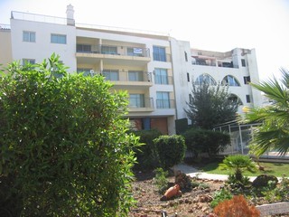 2 Bedroom apartment with terrace close..