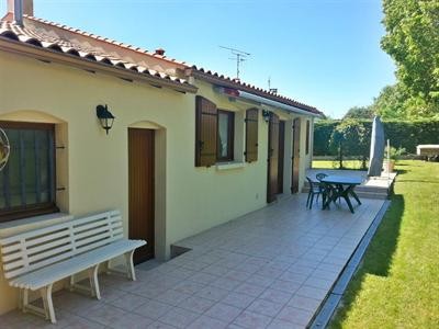 3 Bedrooms - House - Poitou-Charentes -.. - 2