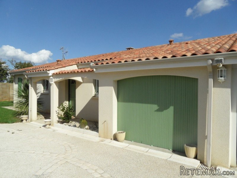 Single Storey Villa With Swimming Pool.. - 2