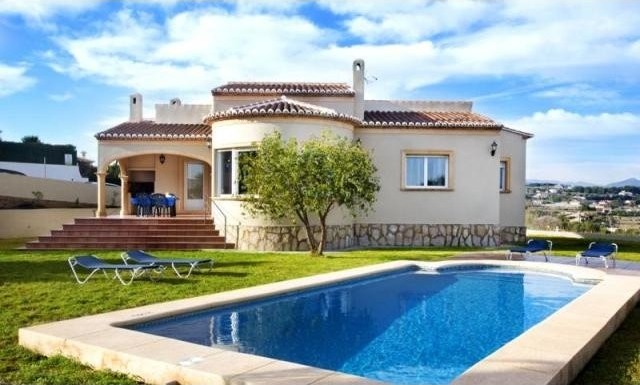 2 Bedrooms - Villa - Alicante - For Sale