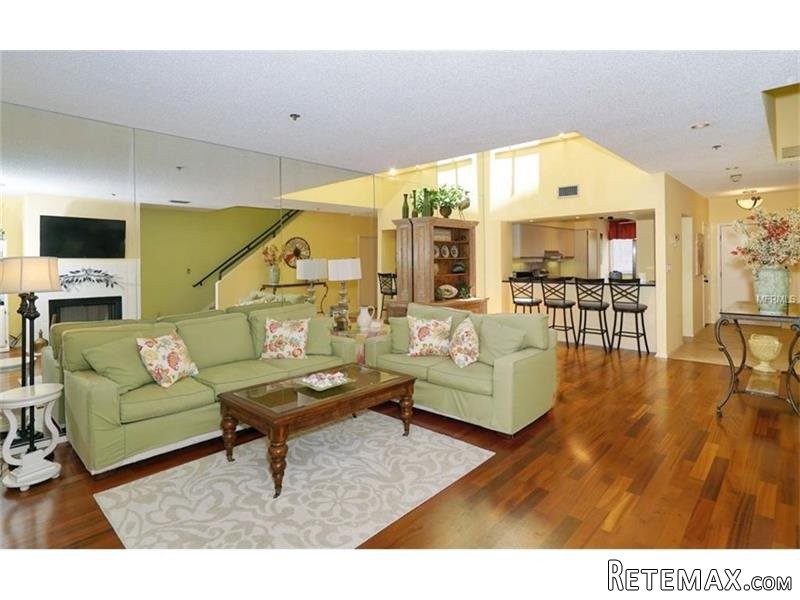 2 bedroom Town House For Sale: 1916.. - 2