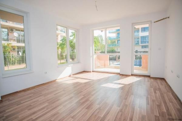 Sunny and spacious apartment near the..